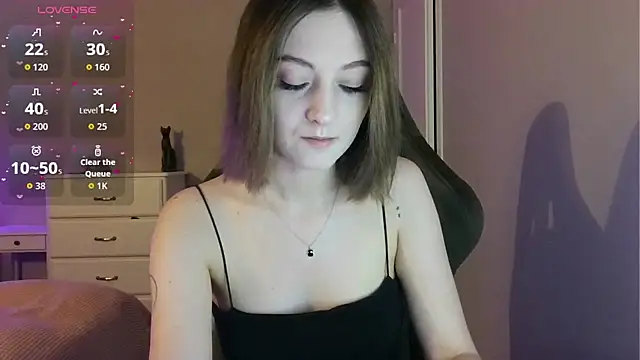 Snapshot of white_liillyy chatting on 7, 6, 2026 white liillyy online show from 7, 6, 2026