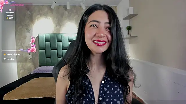 Saya Amaretto1 online show from 5, 1, 2026