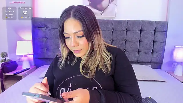 isabella horney  online show from 7, 11, 2025