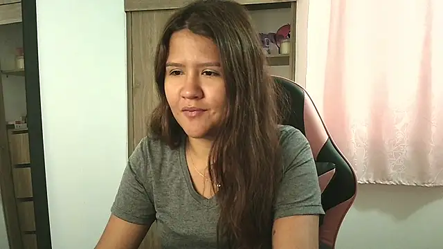 Oliviawatson1 online show from 13, 10, 2025