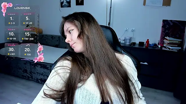 cute little ass online show from 19, 4, 2026