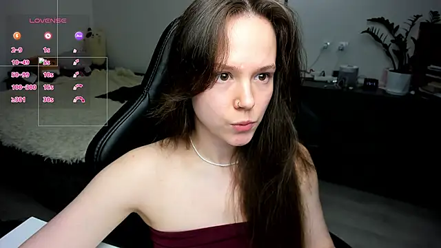 cute little ass online show from 3, 5, 2026