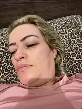 Snapshot of Alerquinasc chatting on 21, 9, 2025 Alerquinasc online show from 21, 9, 2025