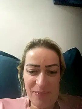 Snapshot of Alerquinasc chatting on 9, 11, 2025 Alerquinasc online show from 9, 11, 2025