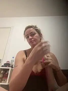 Snapshot of Alerquinasc chatting on 13, 12, 2025 Alerquinasc online show from 13, 12, 2025