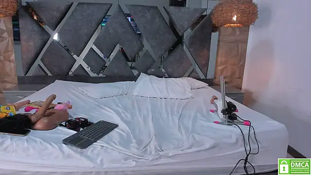 Selene  Lopez  online show from 28, 4, 2026