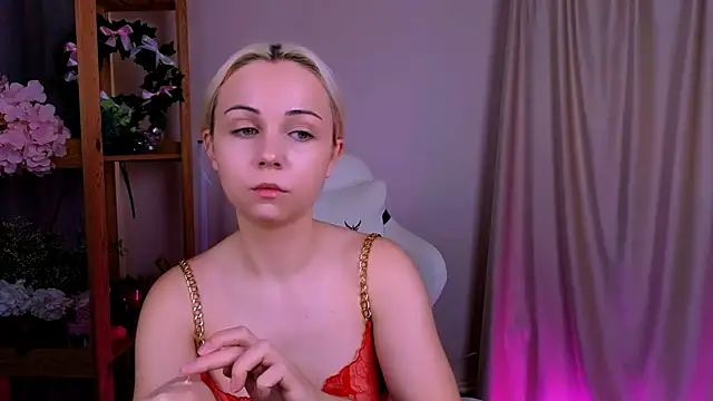 Charlotte Colinss online show from 24, 9, 2025