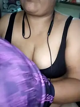 Snapshot of Sexey-Rani chatting on 9, 11, 2025 Sexey-Rani online show from 9, 11, 2025