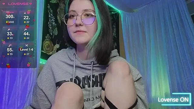 Snapshot of Miko_Meow chatting on 15, 4, 2026 Miko Meow online show from 15, 4, 2026