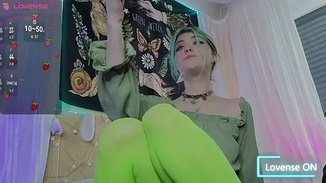 Snapshot of Miko_Meow chatting on 8, 5, 2026 Miko Meow online show from 8, 5, 2026