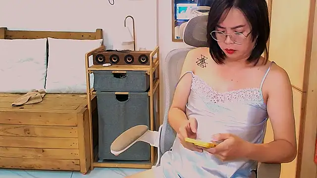 Snapshot of moriliciousxxx chatting on 5, 12, 2025 moriliciousxxx online show from 5, 12, 2025