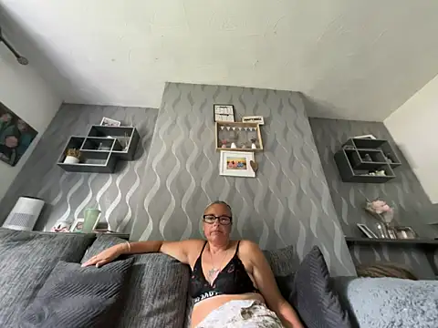 Anastasia-BlondeXX online show from 26, 5, 2026