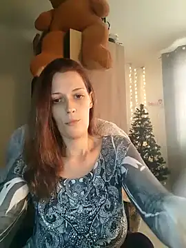 Mila Luciphya online show from 4, 12, 2025