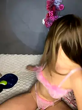 Snapshot of MiraSnis chatting on 20, 10, 2025 MiraSnis online show from 20, 10, 2025