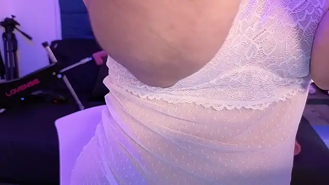 elowen halley1 online show from 6, 10, 2025