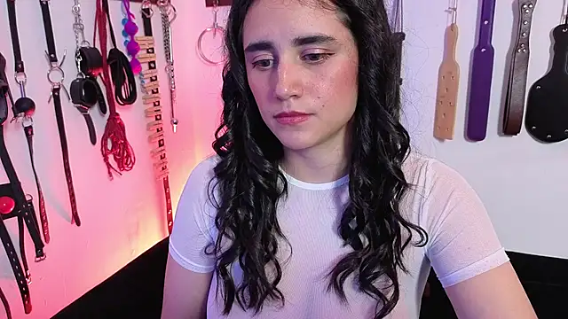 elowen halley1 online show from 27, 4, 2026