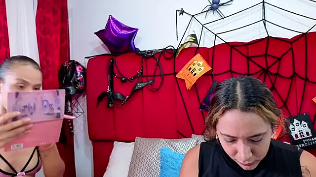 IsabelaANDalahia online show from 4, 11, 2025