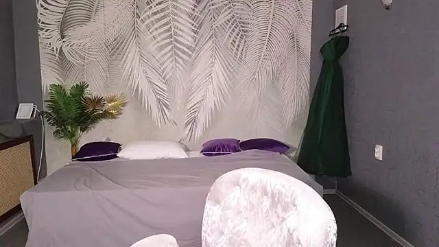 Eloisa Eliot online show from 2, 11, 2025