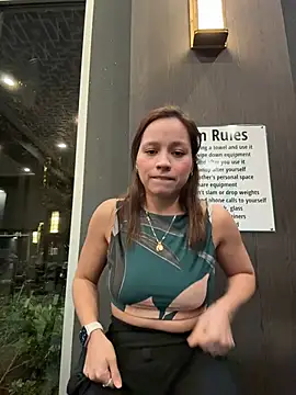 Snapshot of Mrs_MrLove chatting on 20, 12, 2025 Mrs MrLove online show from 20, 12, 2025