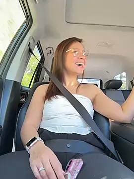 Snapshot of Mrs_MrLove chatting on 5, 1, 2026 Mrs MrLove online show from 5, 1, 2026