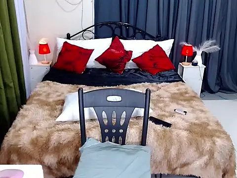 petitetsbigloads online show from 24, 4, 2026