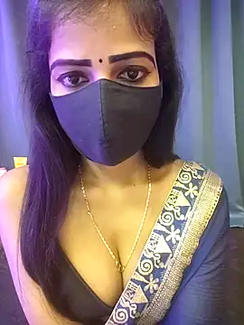 Misss-julli online show from 8, 4, 2026