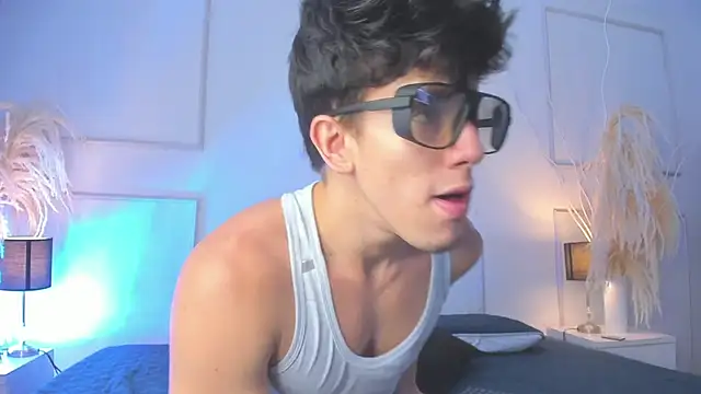 MaxCooper1 online show from 26, 10, 2025