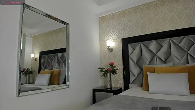 Snapshot of Layla_Mackenzie chatting on 10, 10, 2025 Layla Mackenzie online show from 10, 10, 2025