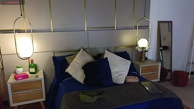 Lina Montclair online show from 22, 4, 2026