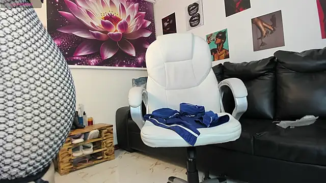 lycoris 19 online show from 10, 10, 2025