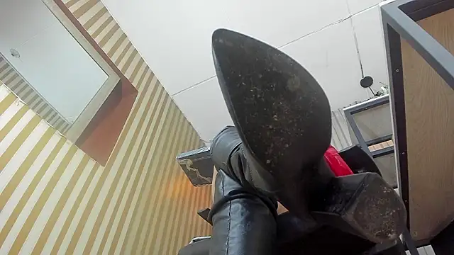 Snapshot of Scarlett_Barnes chatting on 26, 3, 2026 Scarlett Barnes online show from 26, 3, 2026