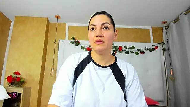 Heidy milf online show from 27, 4, 2026