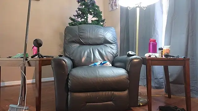 Snapshot of Single_White_Male chatting on 10, 11, 2025 Single White Male online show from 10, 11, 2025