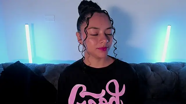 Snapshot of Angellit_Afrodita_ chatting on 2, 12, 2025 Angellit Afrodita online show from 2, 12, 2025