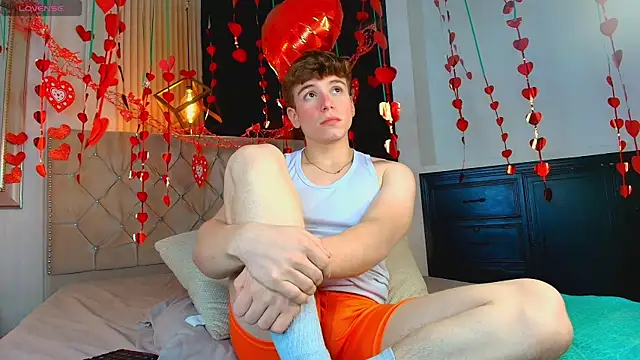 TaylerWhite online show from 15, 9, 2025