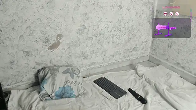 marly charm  online show from 24, 9, 2025