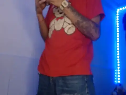 Snapshot of Sexy_hotlatin25 chatting on 14, 10, 2025 Sexy hotlatin25 online show from 14, 10, 2025