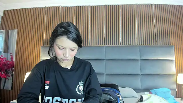 Sophie Calloway online show from 22, 9, 2025