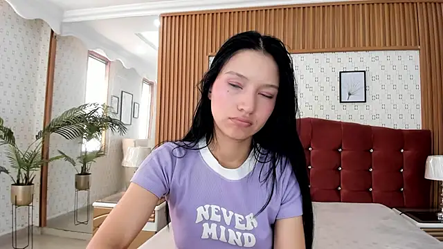 Sophie Calloway online show from 18, 4, 2026