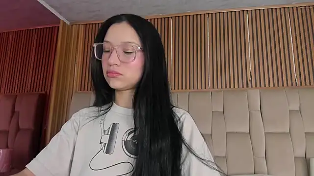 Sophie Calloway online show from 23, 4, 2026