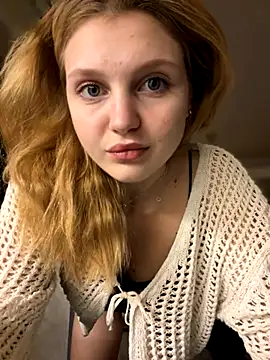 Snapshot of Emaline_Fane chatting on 1, 11, 2025 Emaline Fane online show from 1, 11, 2025