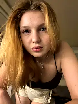 Snapshot of Emaline_Fane chatting on 28, 11, 2025 Emaline Fane online show from 28, 11, 2025