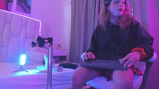 MilkWhore1 online show from 22, 4, 2026