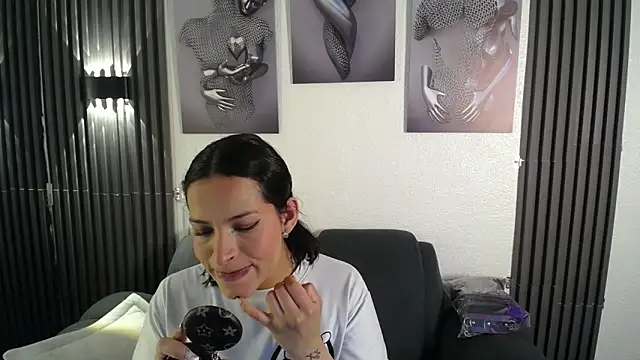 Mia garcia28 online show from 2, 10, 2025