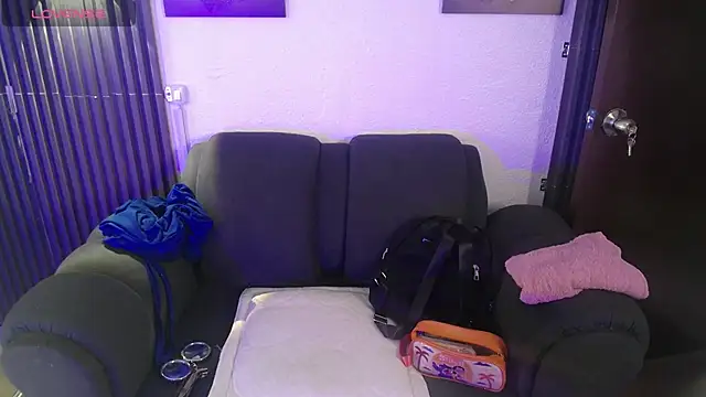 Mia garcia28 online show from 4, 11, 2025