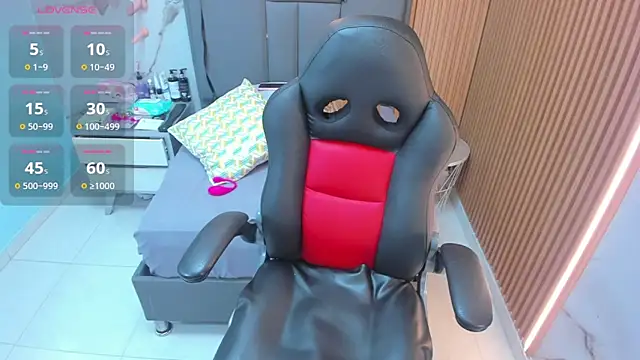 Snapshot of Isisleroy1 chatting on 24, 9, 2025 Isisleroy1 online show from 24, 9, 2025