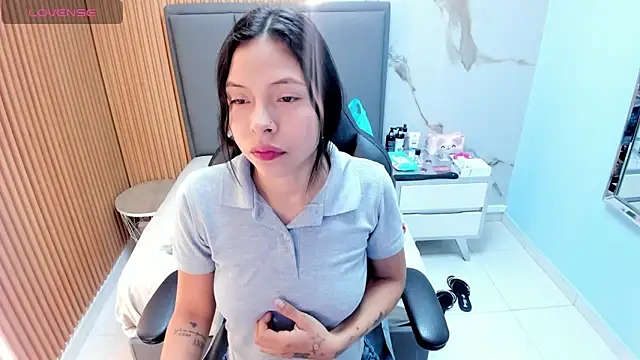 Snapshot of Isisleroy1 chatting on 17, 10, 2025 Isisleroy1 online show from 17, 10, 2025