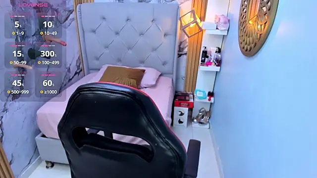 Snapshot of Isisleroy1 chatting on 13, 11, 2025 Isisleroy1 online show from 13, 11, 2025