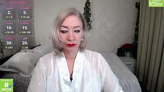 hunters woman online show from 24, 4, 2026