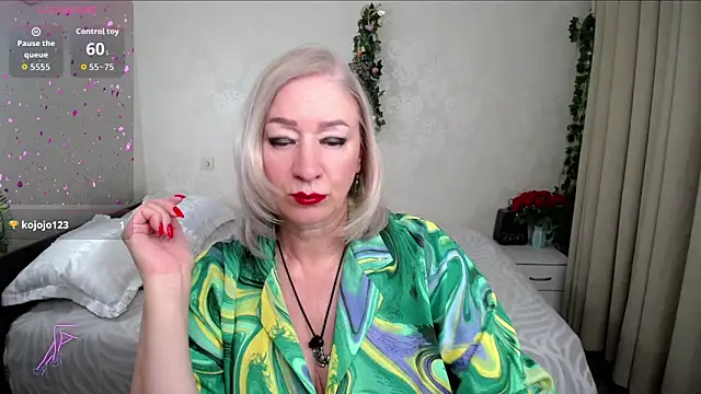 Snapshot of hunters_woman chatting on 31, 5, 2026 hunters woman online show from 31, 5, 2026